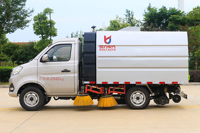 長(zhǎng)安掃路車 高效環(huán)衛(wèi)解決方案，守護(hù)城市清潔