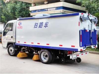 福田小型掃路車 高效清潔與路面養(yǎng)護(hù)的一體化環(huán)衛(wèi)解決方案